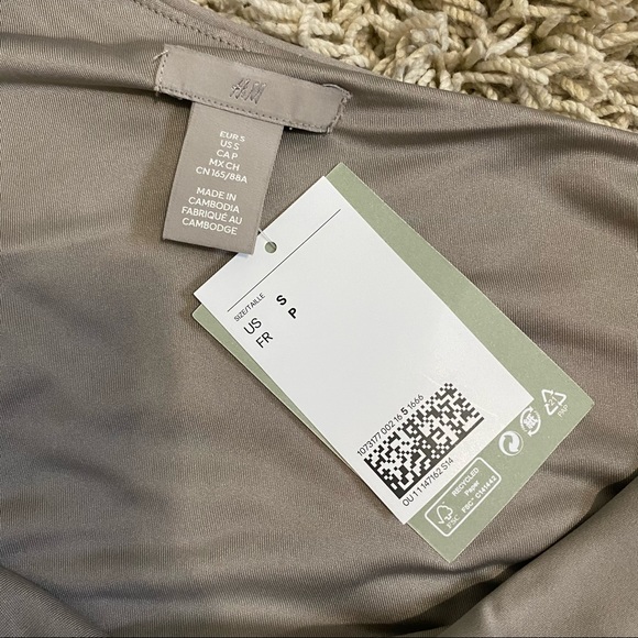 H&M bodysuit - Picture 2 of 2